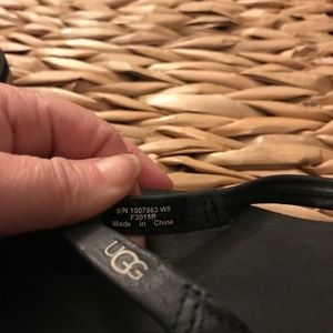 UGG flip flops, brand new!
